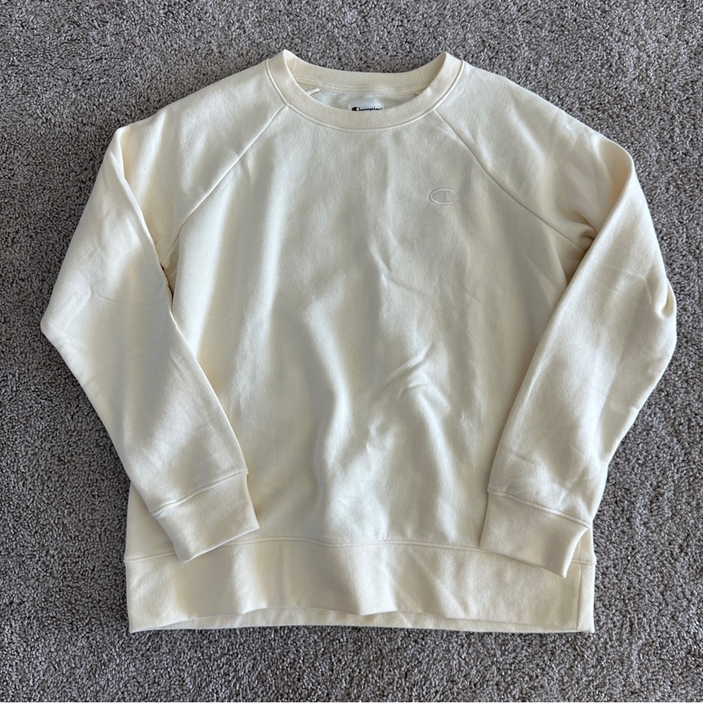 Champion— Cream Sweatshirt